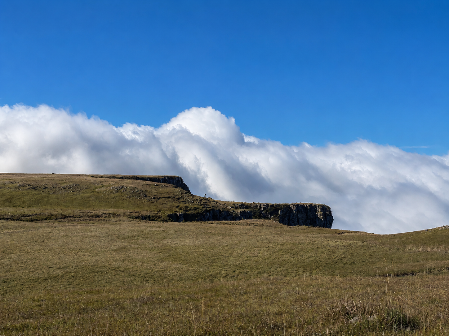 Nuvens no Cânion do Portal