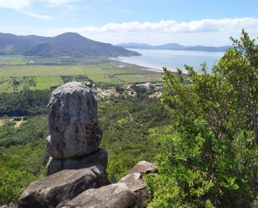 Trilha da Pedra do Boneco