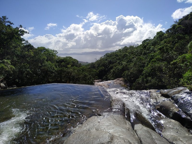 Vista do topo da cachoeira Trilha da Cachoeira do Jarrão