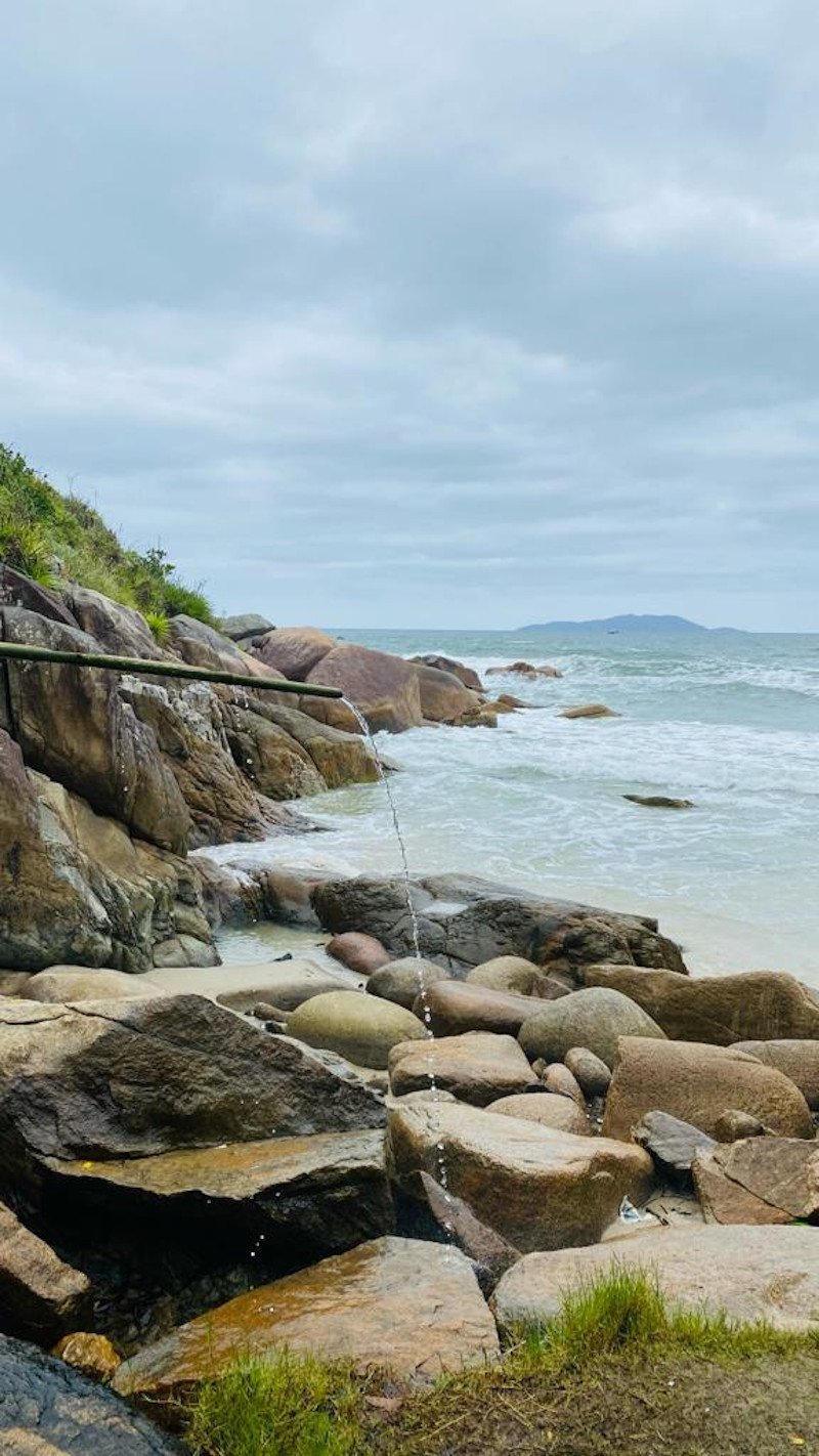 Bica da água - Trilha da Praia dos Ilhéus