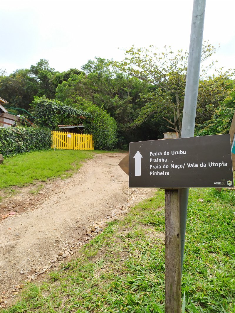 Placa indicativa na Trilha da Prainha - Guarda do Embaú