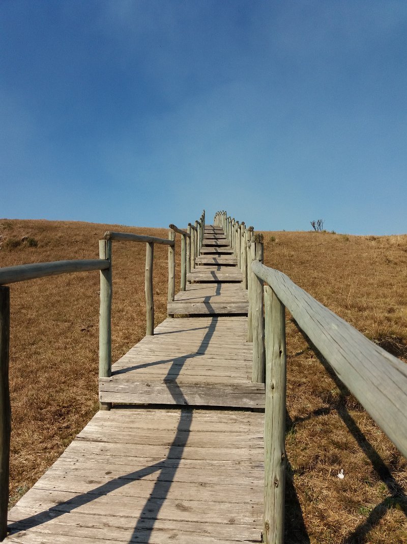 Escada de acesso na Trilha do Cânion da Ronda e Parque Eólico