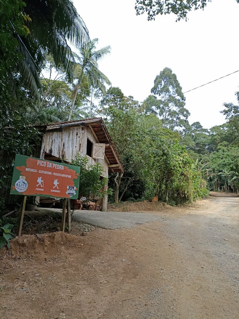 Começo sítio - Trilha do Pico da Pedra